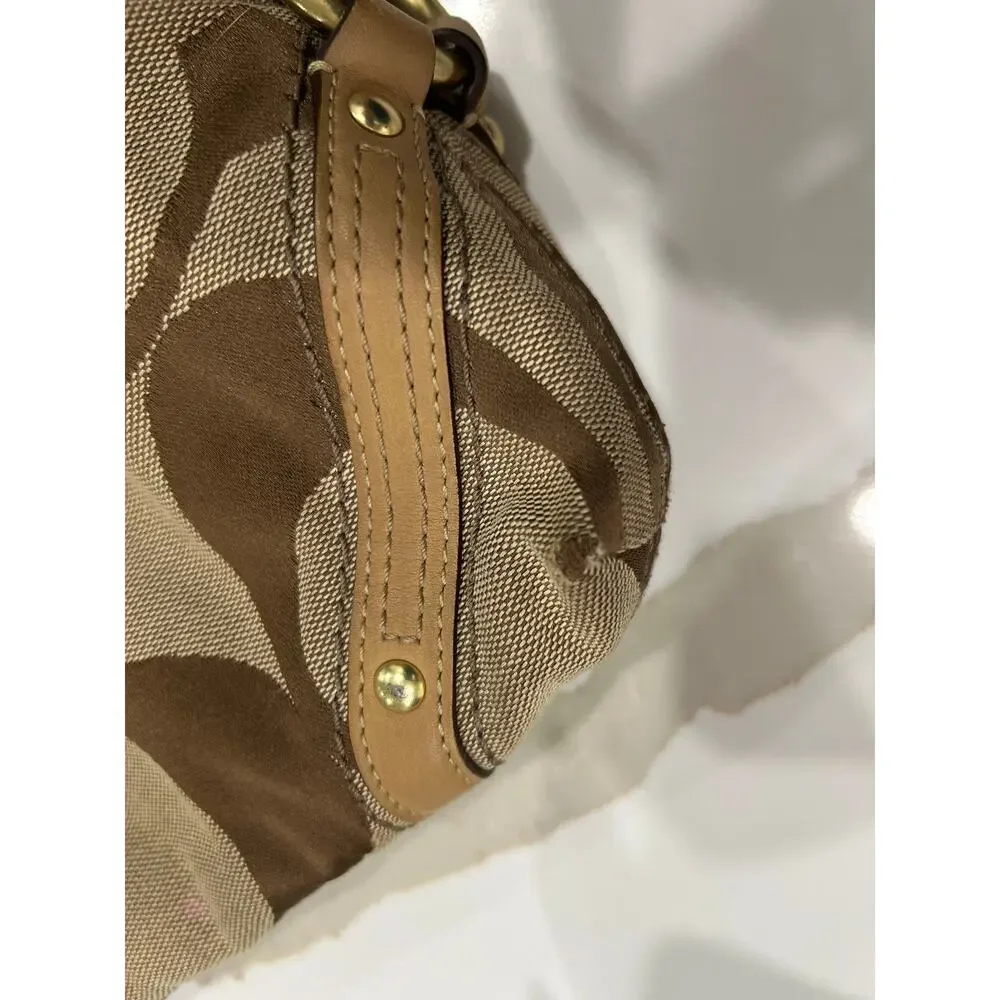 Coach Carly Hobo Beige Signature Canvas and Leather shoulder bag - Picture 9 of 10